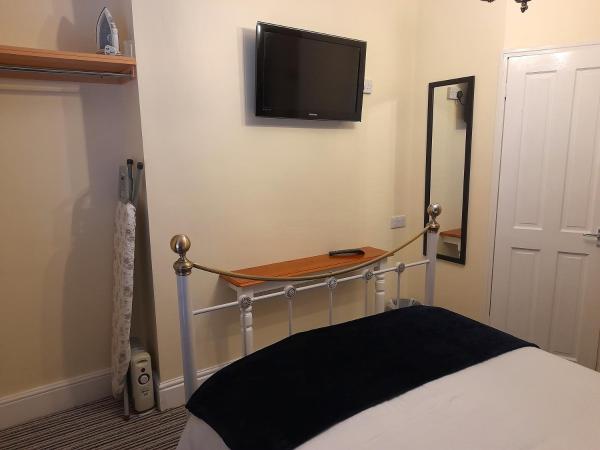 Phoenix Guest House : photo 7 de la chambre grande chambre double