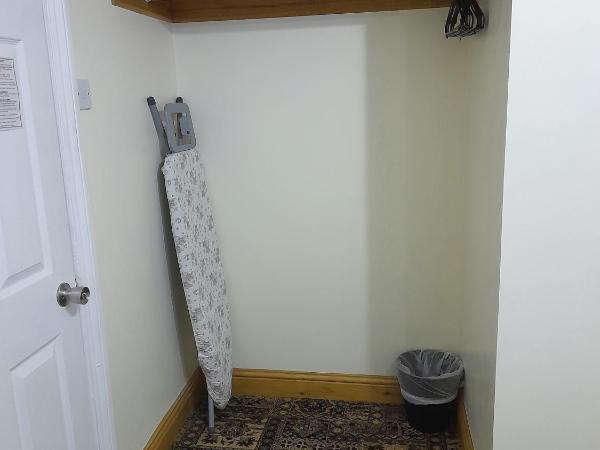 Phoenix Guest House : photo 8 de la chambre grande chambre double