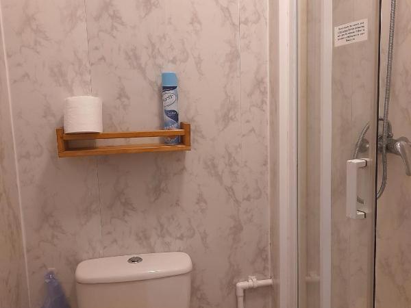 Phoenix Guest House : photo 8 de la chambre grande chambre simple