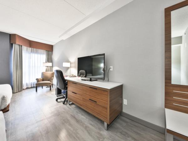 Admiral Inn Mississauga : photo 5 de la chambre chambre avec 2 grands lits queen-size