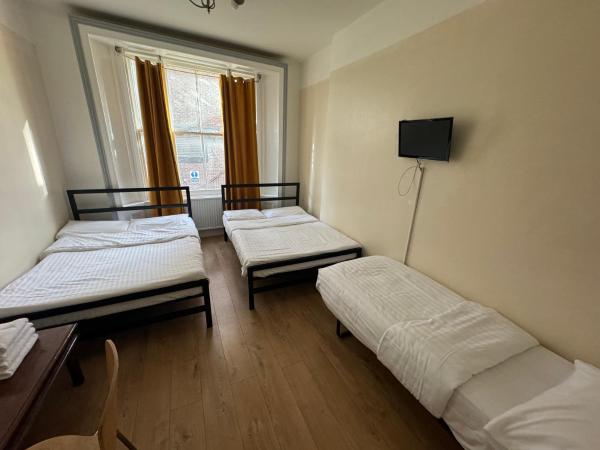 Anwar House : photo 6 de la chambre chambre familiale (5 adultes) avec salle de bains privative