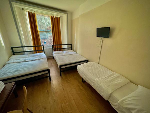 Anwar House : photo 8 de la chambre chambre familiale (5 adultes) avec salle de bains privative