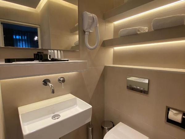 Alp Hotel : photo 7 de la chambre chambre double avec bain à remous et balcon