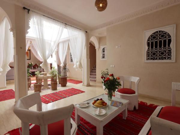 Riad Makech : photo 2 de la chambre chambre double ou lits jumeaux avec salle de bains privative