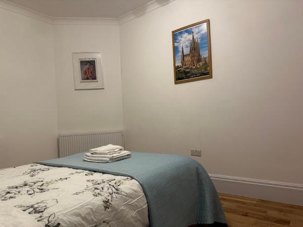 Rosie Cosy House Cricklewood : photo 6 de la chambre chambre double - vue sur jardin