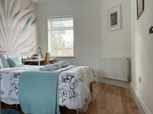 Rosie Cosy House Cricklewood : photo 7 de la chambre chambre double - vue sur jardin
