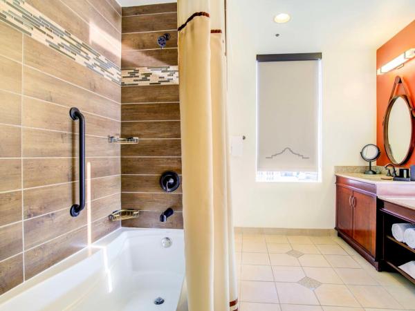 The Emily Morgan Hotel - A DoubleTree by Hilton : photo 5 de la chambre chambre lit king-size