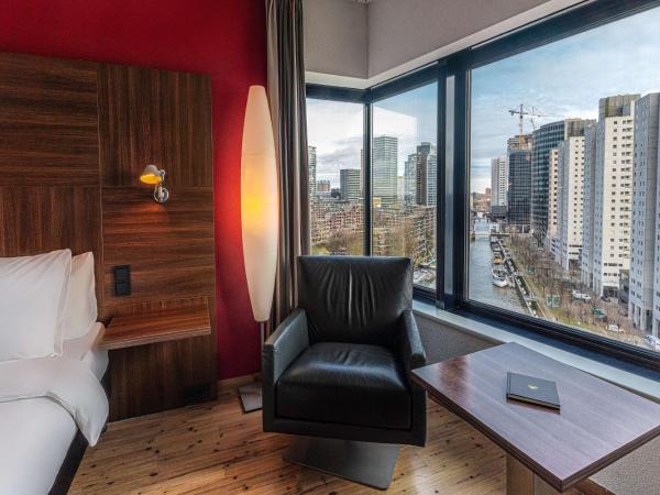 Maashotel Rotterdam Centre : photo 3 de la chambre chambre lit king-size de luxe - vue sur rivière