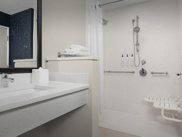 Fairfield Inn & Suites by Marriott Panama City Beach : photo 7 de la chambre chambre lit king-size