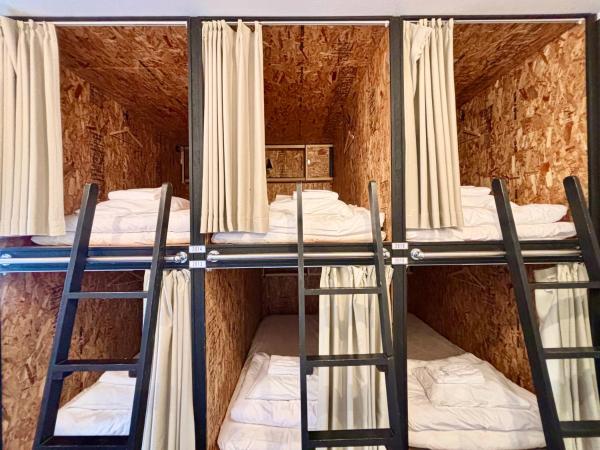 Guesthouse KOBE YAMATOMUSUBI : photo 3 de la chambre lit superposé dans dortoir mixte