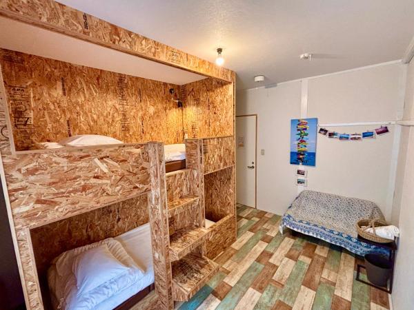 Guesthouse KOBE YAMATOMUSUBI : photo 2 de la chambre chambre lits jumeaux standard avec salle de bains commune