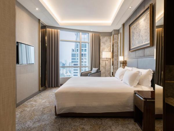 Centara Grand At CentralWorld : photo 4 de la chambre suite club avec vue sur la ville