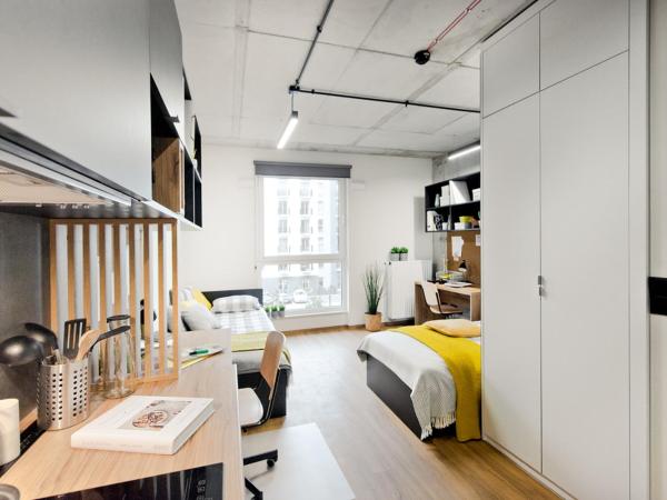 SHED Living Kraków : photo 8 de la chambre chambre lits jumeaux avec salle de bains privative