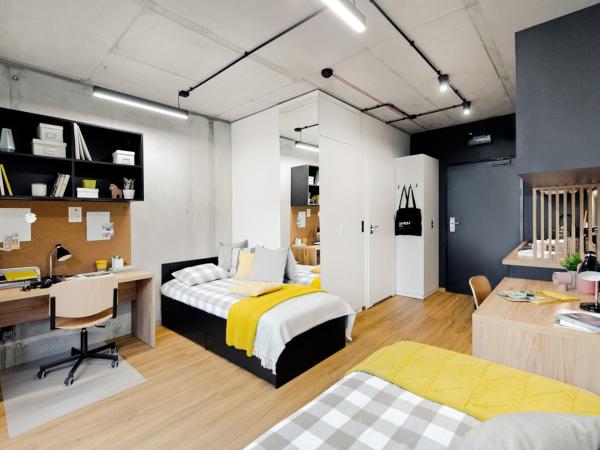 SHED Living Kraków : photo 9 de la chambre chambre lits jumeaux avec salle de bains privative