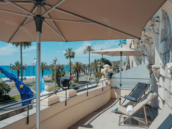Hôtel Le Royal Promenade des Anglais : photo 6 de la chambre chambre double avec terrasse - vue sur mer