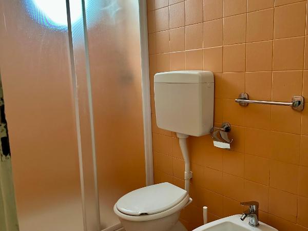 Hotel Enna Rimini : photo 4 de la chambre chambre quadruple standard