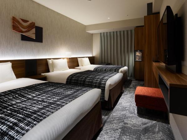 Mitsui Garden Hotel Gotanda - Tokyo : photo 2 de la chambre chambre lits jumeaux moyenne avec lit d'appoint