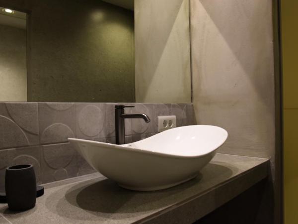 99 Adrianou Apartments : photo 3 de la chambre suite de luxe avec vue sur l'acropole