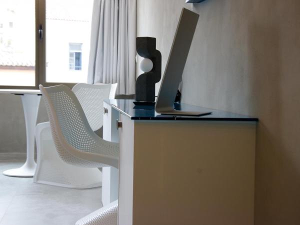 99 Adrianou Apartments : photo 5 de la chambre suite de luxe avec vue sur l'acropole