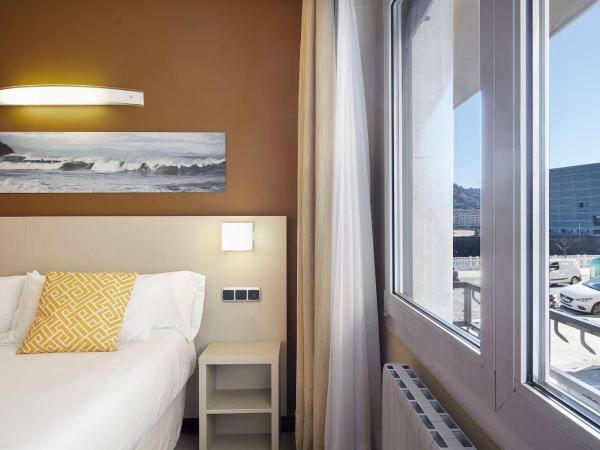 Hotel Parma : photo 7 de la chambre chambre double ou lits jumeaux - vue sur ville