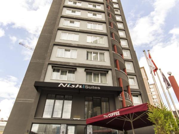 Nish Suites Atasehir : photo 3 de la chambre suite double lit king-size 5+2