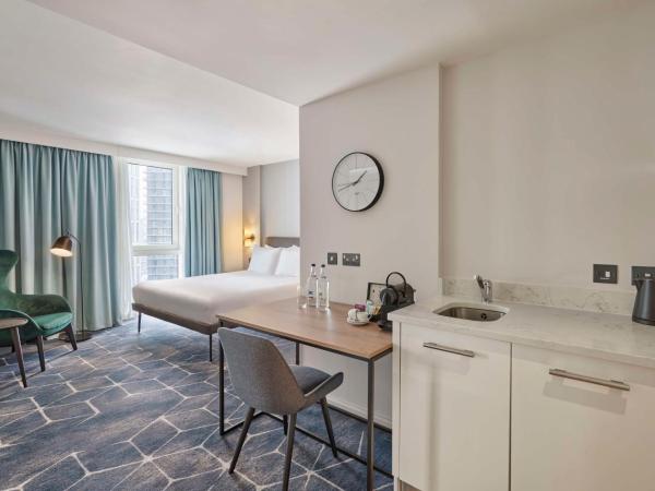 Hyatt House London Stratford - Aparthotel : photo 10 de la chambre studio lit king-size avec kitchenette - vue sur cherry park