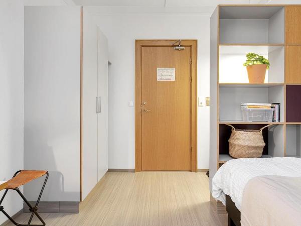 Student Hostel : photo 7 de la chambre chambre simple avec toilettes et douche communes