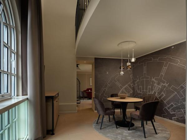 Wasserturm Hotel Cologne, Curio Collection by Hilton : photo 2 de la chambre suite duplex lit king-size