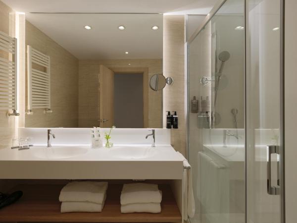 Zenit Coruña : photo 5 de la chambre chambre lits jumeaux avec lit d'appoint (3 adultes)