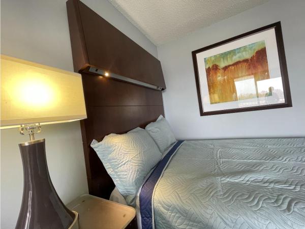 Lamplighter Inn by OYO Charlotte Airport Area : photo 7 de la chambre 2 full bed