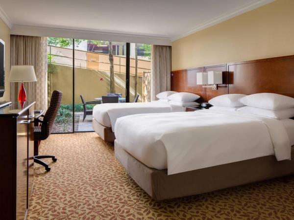 Atlanta Marriott Buckhead Hotel & Conference Center : photo 2 de la chambre chambre double avec 2 lits doubles et vue sur le jardin