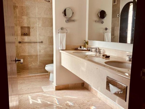 Hotel Guadalajara Plaza Ejecutivo : photo 3 de la chambre suite supérieure lit king-size