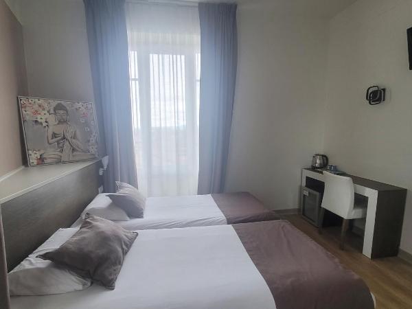 HOTEL DES PRINCES - HOTEL KYRIAD ORANGE Centre Ville -- 3 Etoiles -- Provence Alpes Côte d'Azur - France - A7-A9 : photo 1 de la chambre chambre lits jumeaux