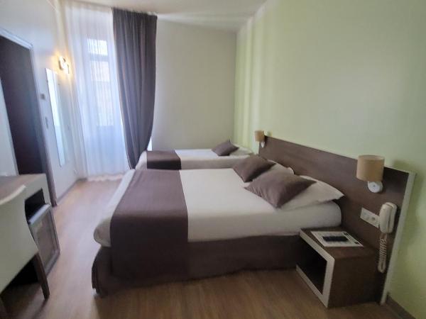 HOTEL DES PRINCES - HOTEL KYRIAD ORANGE Centre Ville -- 3 Etoiles -- Provence Alpes Côte d'Azur - France - A7-A9 : photo 2 de la chambre chambre triple confort avec 1 lit double et 1 lit simple