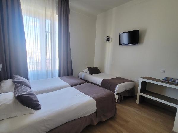 HOTEL DES PRINCES - HOTEL KYRIAD ORANGE Centre Ville -- 3 Etoiles -- Provence Alpes Côte d'Azur - France - A7-A9 : photo 2 de la chambre chambre triple confort