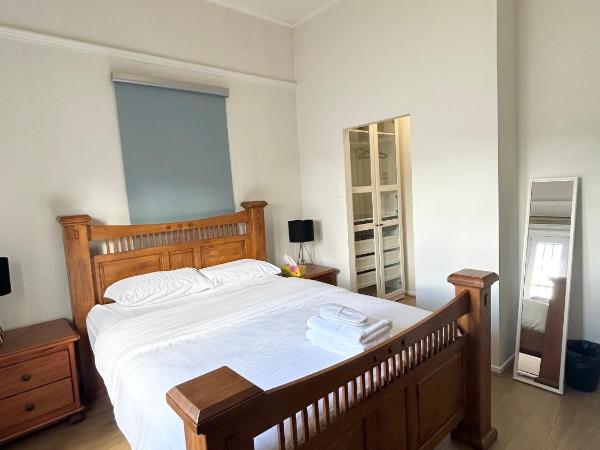 26 Gladstone Rd Highgate Hill : photo 10 de la chambre chambre familiale avec salle de bains commune