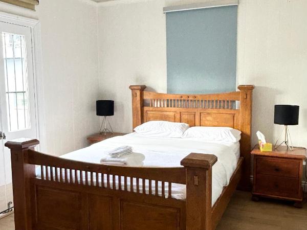 26 Gladstone Rd Highgate Hill : photo 4 de la chambre chambre familiale avec salle de bains commune