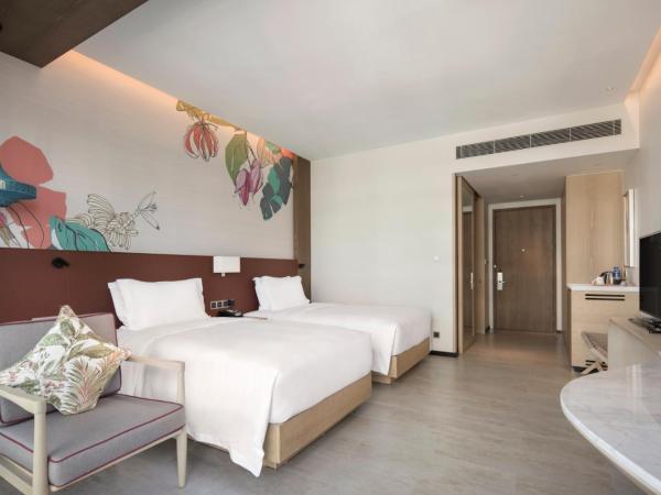 Hilton Garden Inn Sanya : photo 4 de la chambre twin guestroom with view and balcony
