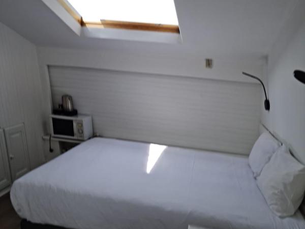 Panam Hotel PARIS GAMBETTA- Place Gambetta-Mairie du 20 emme : photo 6 de la chambre studio triple standard
