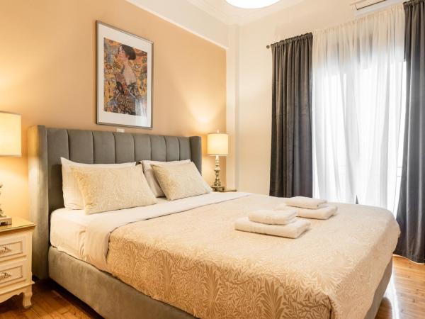 Nicholas Point Apartments and Rooms : photo 1 de la chambre appartement avec balcon