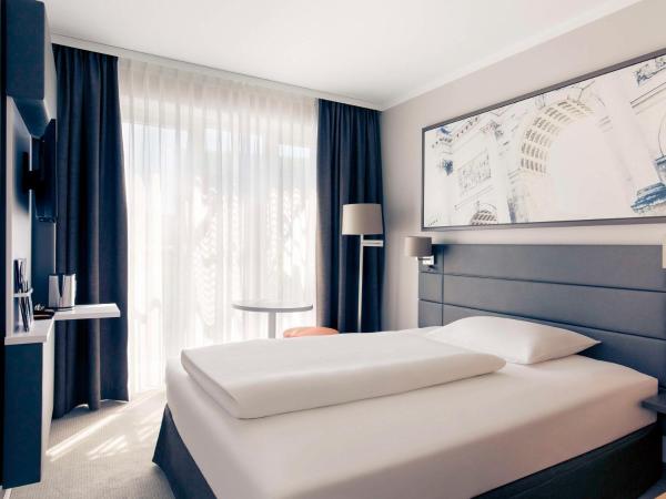 Mercure Hotel München-Schwabing : photo 2 de la chambre chambre supérieure avec lit double - cour