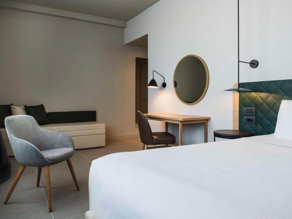 Hilton Garden Inn Bologna North : photo 2 de la chambre suite 2 chambres avec lit king-size