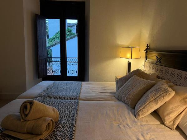 Palacio de los Angulo casa histórica en el centro de Córdoba : photo 3 de la chambre chambre lit king-size deluxe