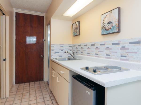 Waikiki Heritage Hotel : photo 7 de la chambre hébergement deluxe avec 1 lit king-size ou 2 lits doubles