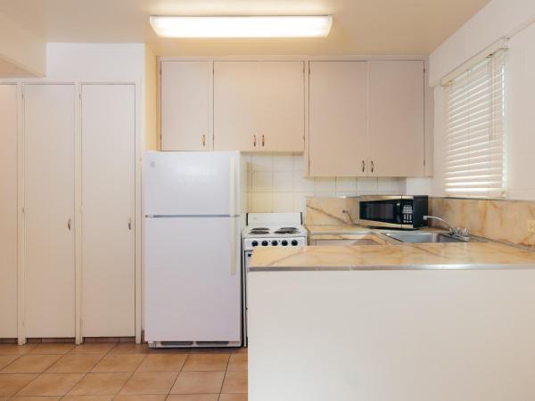 Waikiki Heritage Hotel : photo 5 de la chambre suite 1 chambre lit king-size avec canapé-lit