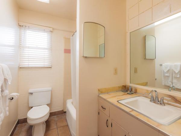 Waikiki Heritage Hotel : photo 4 de la chambre suite 1 chambre lit king-size avec canapé-lit