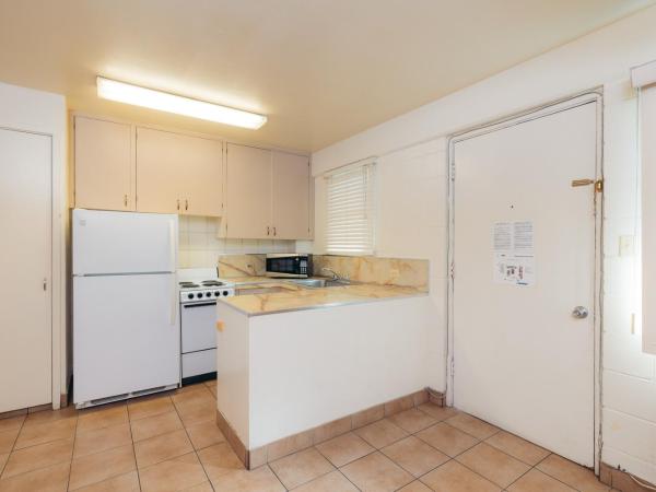 Waikiki Heritage Hotel : photo 7 de la chambre suite 1 chambre lit king-size avec canapé-lit