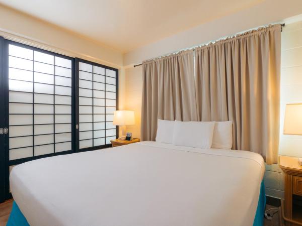 Waikiki Heritage Hotel : photo 3 de la chambre suite 1 chambre lit king-size avec canapé-lit