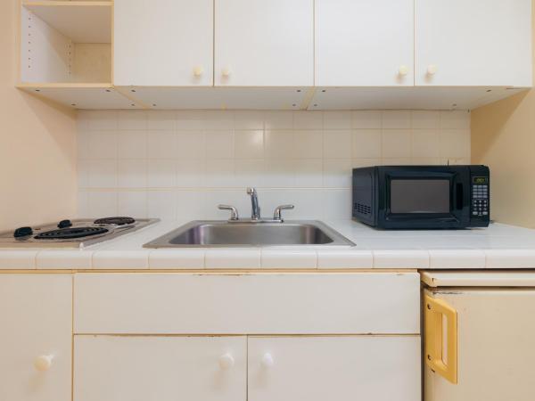 Waikiki Heritage Hotel : photo 2 de la chambre hébergement deluxe avec 1 lit king-size ou 2 lits doubles