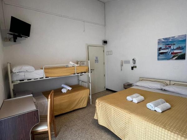 Hotel Till : photo 1 de la chambre chambre quadruple standard